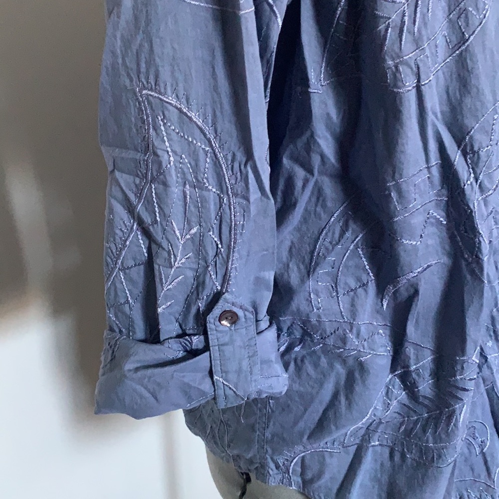 Floral embroidery cuff sleeve button up top M / L - Picture 3 of 10